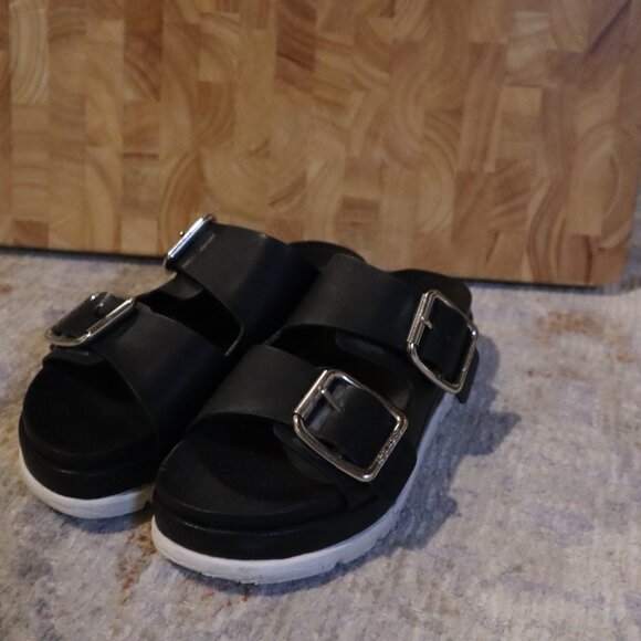 J Slides, Size 8, Black Platform Sandals - Picture 5 of 6